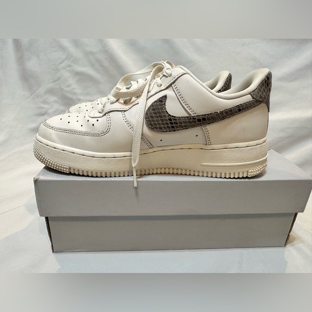 Nike Women's Air Force 1 '07 "Snakeskin Phantom/Iron Ore